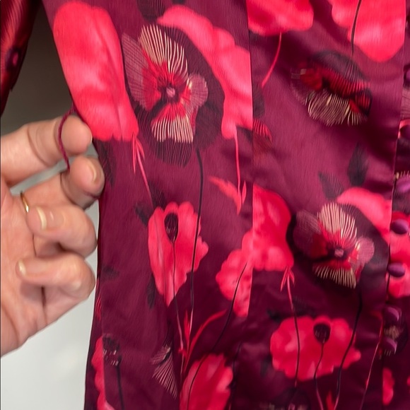 Guess Vintage Red and Pink Floral Blouse 3/4 Sleeve Fitted - Picture 6 of 10